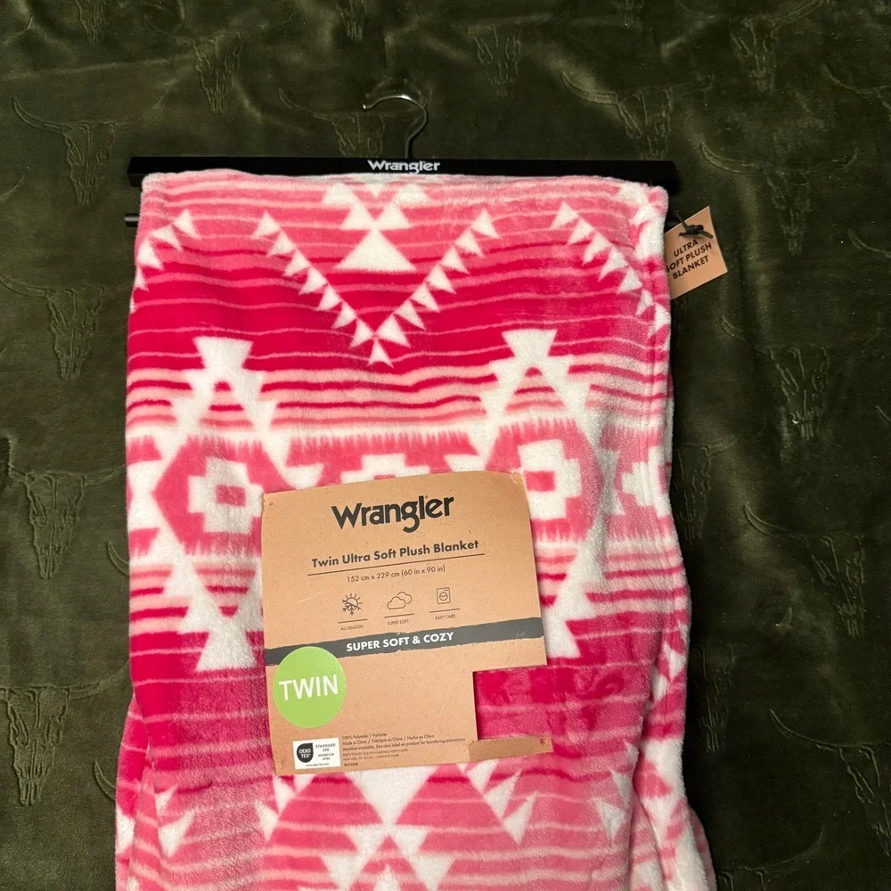 Wrangler Plush Blanket Twin Pink NWT Southwestern Ultra Soft All Season Bedding